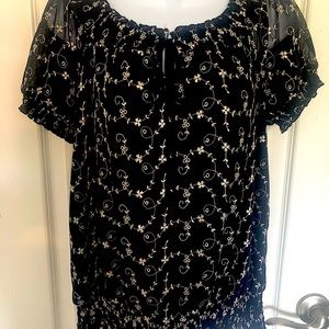 SS INC Peasant style embroidered blouse